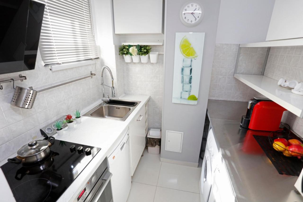 Gorgeous 2 Bedroom Duplex In City Center Bukarest Exteriör bild