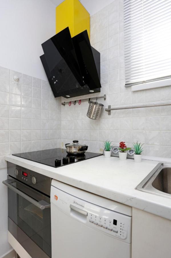 Gorgeous 2 Bedroom Duplex In City Center Bukarest Exteriör bild