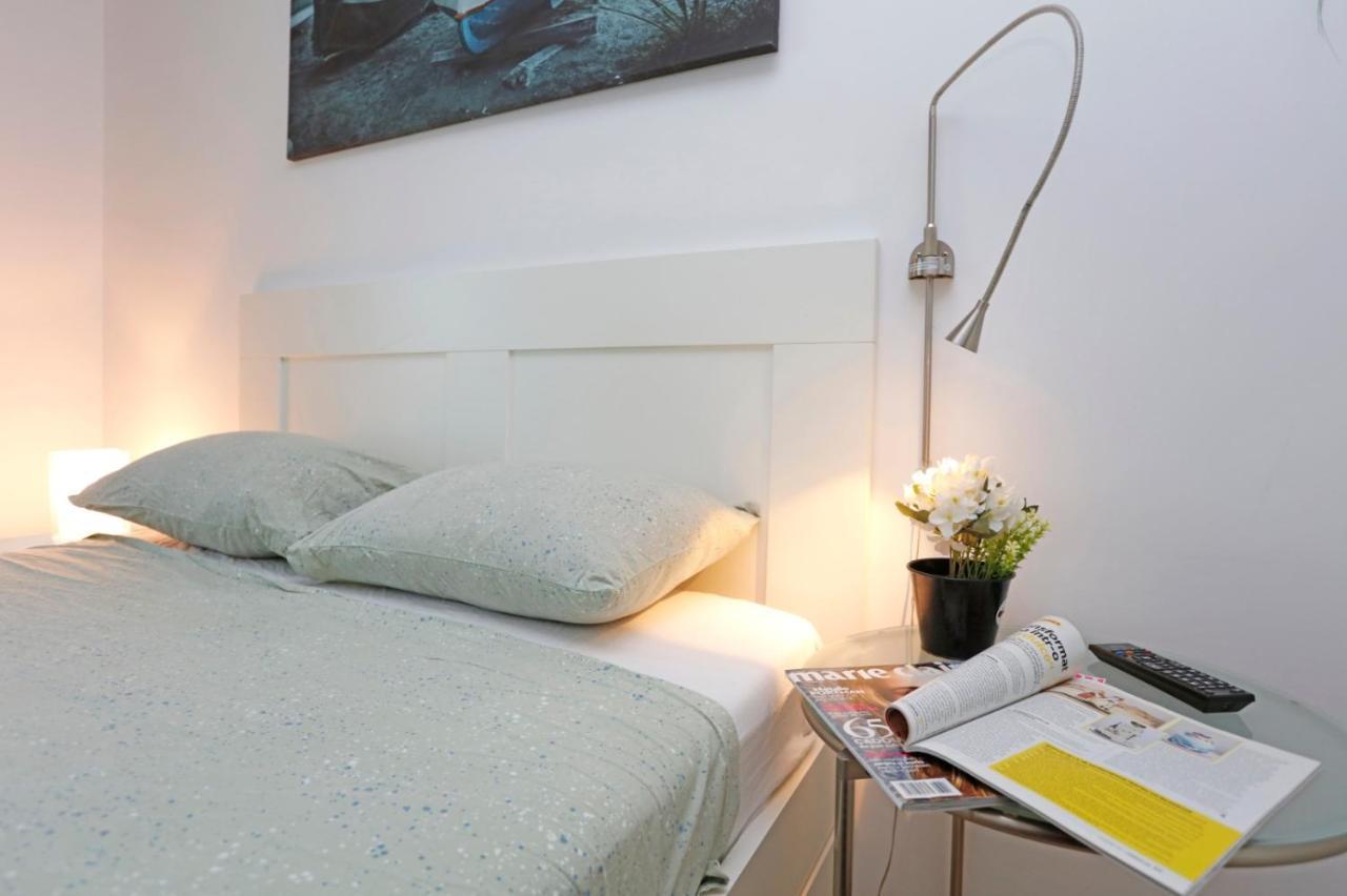 Gorgeous 2 Bedroom Duplex In City Center Bukarest Exteriör bild
