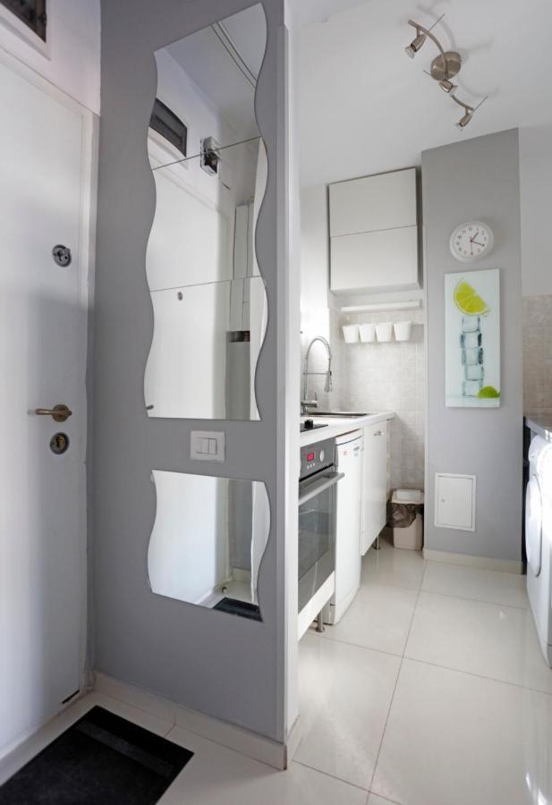 Gorgeous 2 Bedroom Duplex In City Center Bukarest Exteriör bild